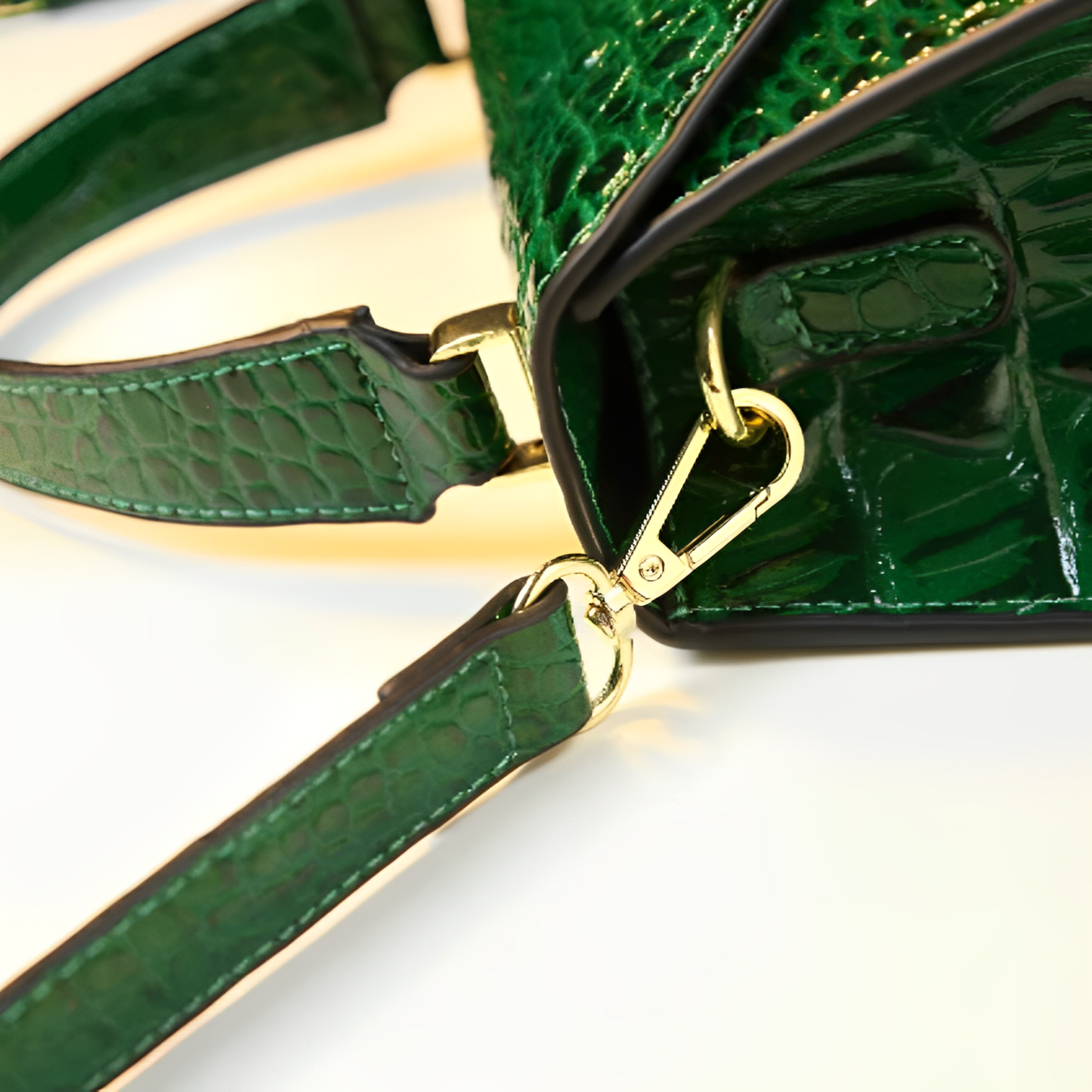 Emerald Croc Handbag – FIORENE