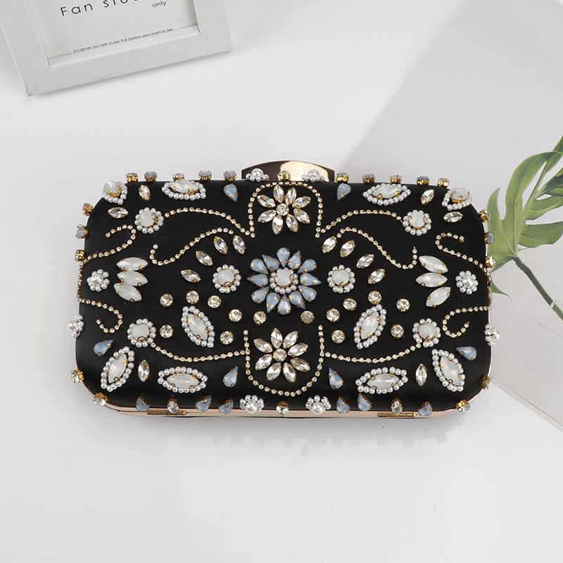 Maristella Embellished Bloom Clutch – FIORENE