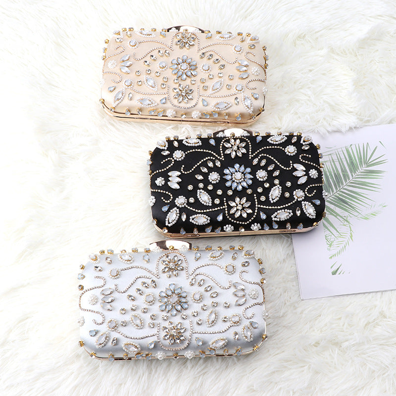 Maristella Embellished Bloom Clutch – FIORENE