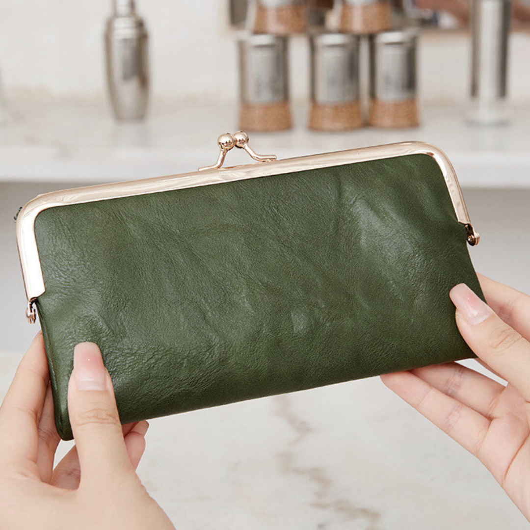Velvet Noir Kisslock Wallet – FIORENE
