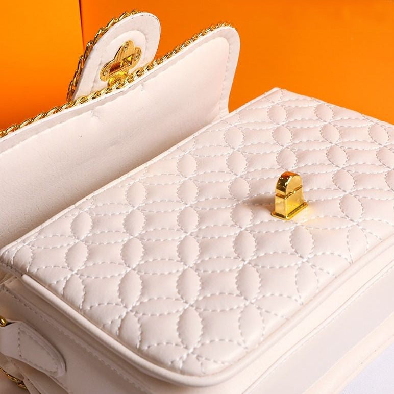 Quilted Radiance Shoulder Bag – FIORENE