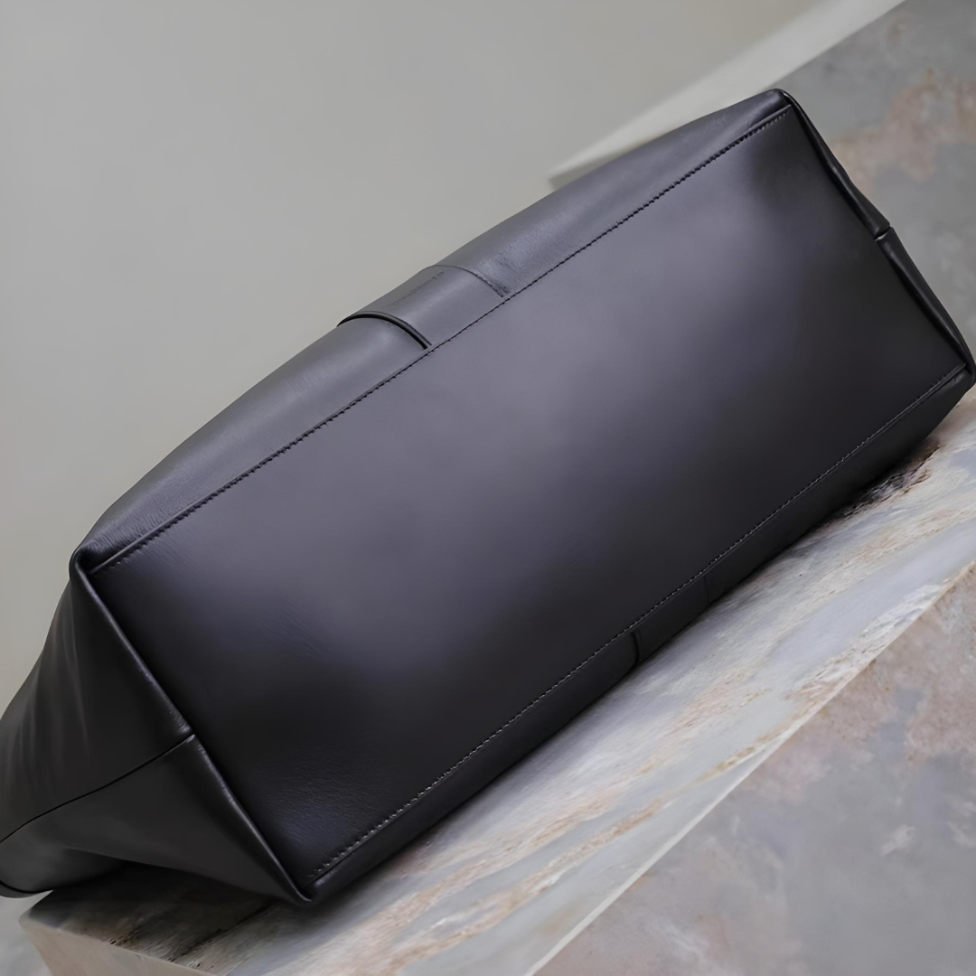 V-Cut Sleek Leather Tote Bag – FIORENE