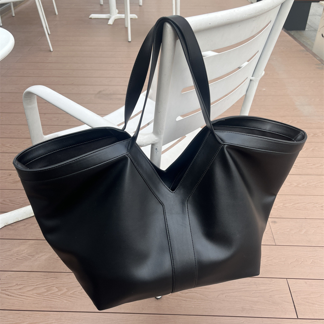 V-Cut Sleek Leather Tote Bag – FIORENE