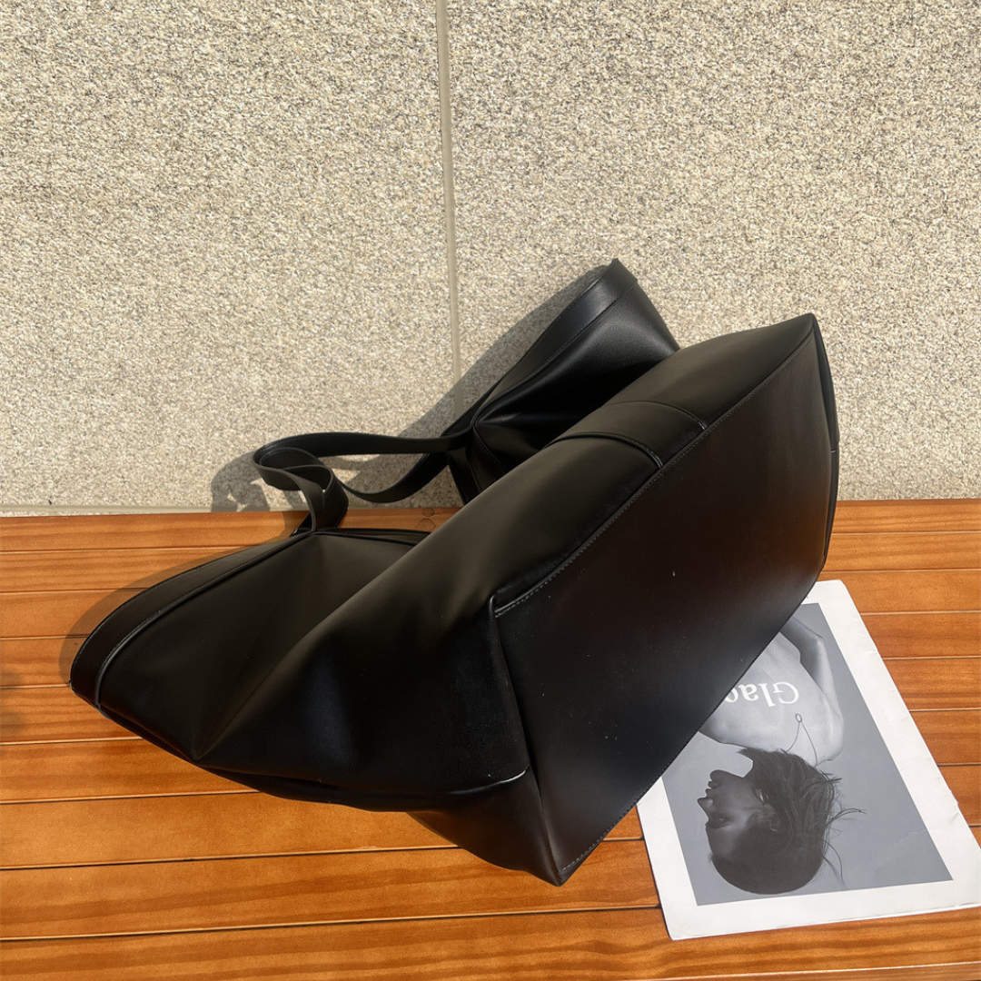V-Cut Sleek Leather Tote Bag – FIORENE