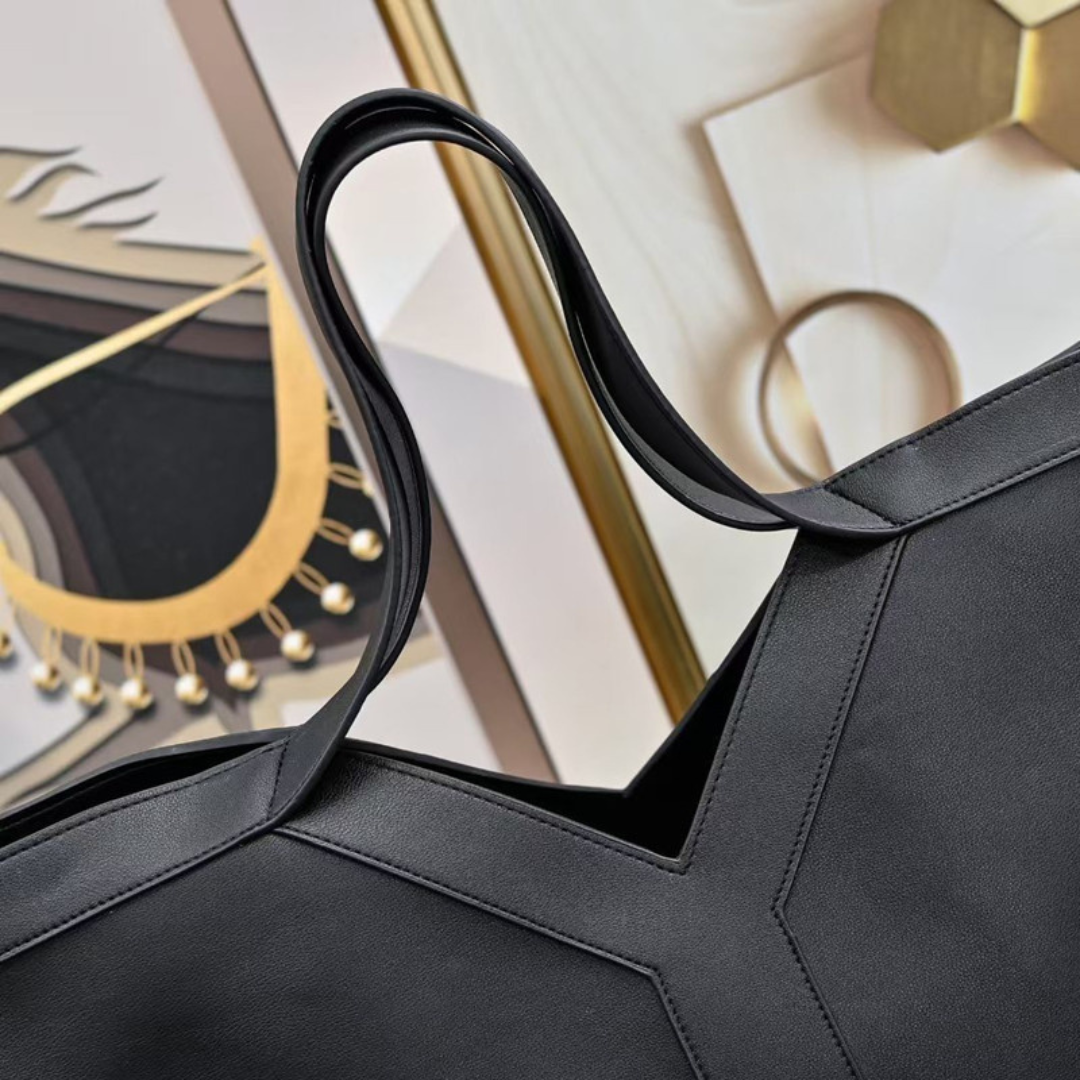 V-Cut Sleek Leather Tote Bag – FIORENE