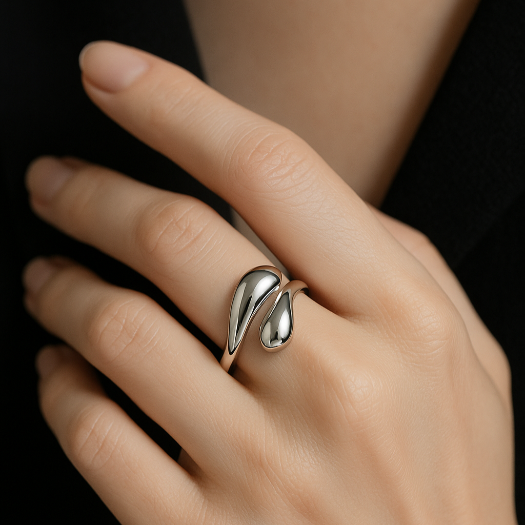 Fluid Embrace Ring – FIORENE