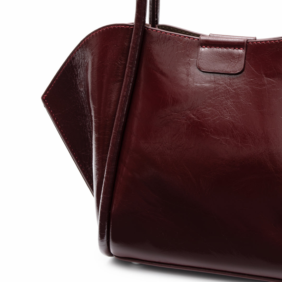 Crimson Angle Gloss Shoulder Bag – FIORENE