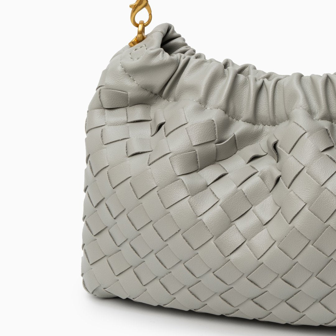 Crimson Lattice Chain Shoulder Bag – FIORENE
