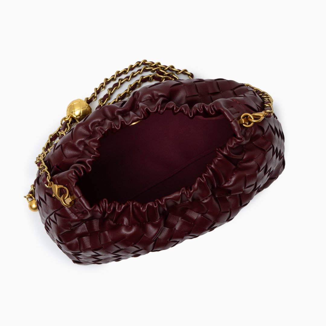 Crimson Lattice Chain Shoulder Bag – FIORENE