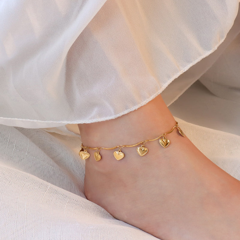 Isla Golden Heart Anklet – FIORENE