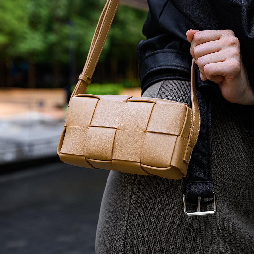 Latte Grid Mini Shoulder Bag – FIORENE