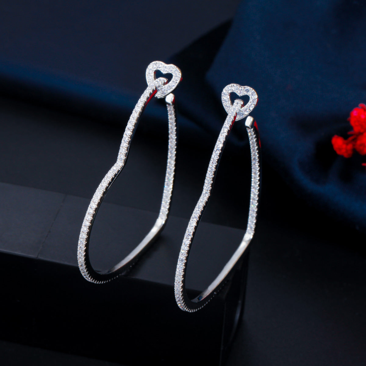 Éloise Heartline Hoop Earrings – FIORENE
