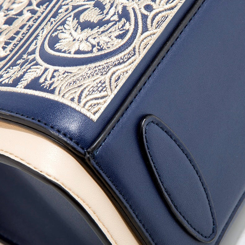 Indigo Chinoiserie Symphony Tote Bag – FIORENE