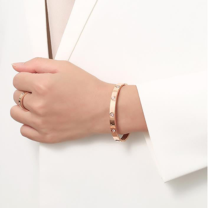 Élan Diamond Rivet Bracelet– FIORENE