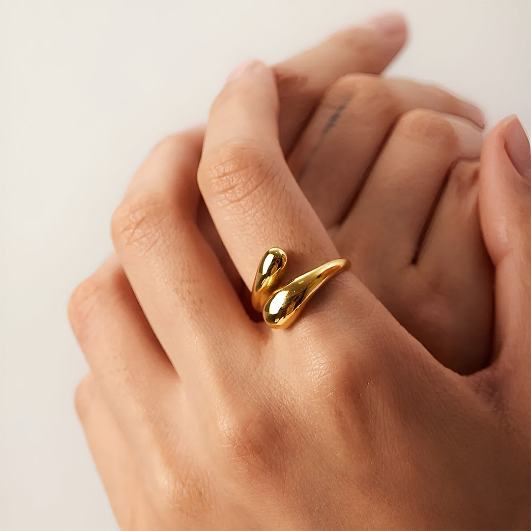 Fluid Embrace Ring – FIORENE