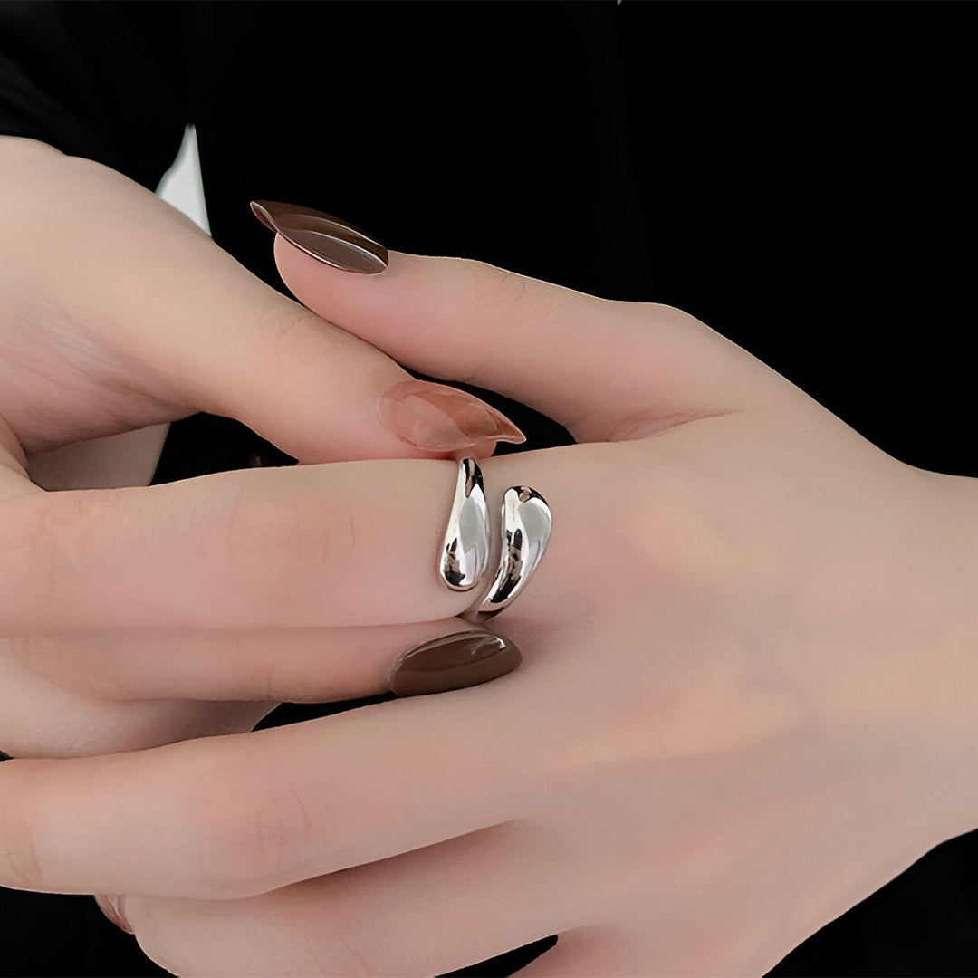Fluid Embrace Ring – FIORENE