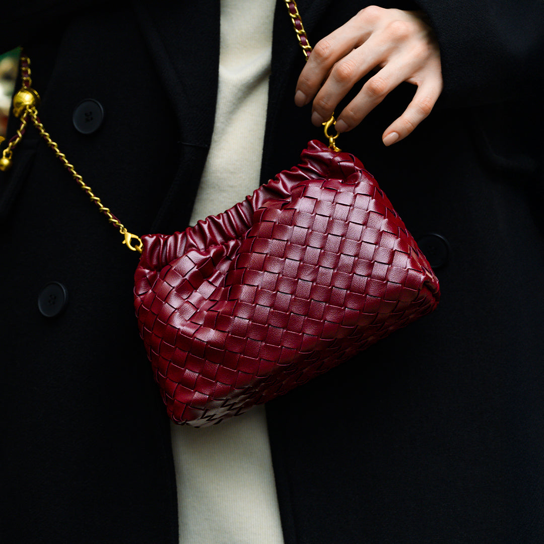 Crimson Lattice Chain Shoulder Bag – FIORENE