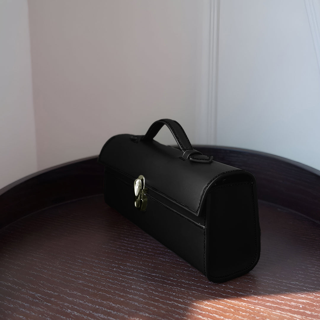 Noir Elegance Handbag – FIORENE