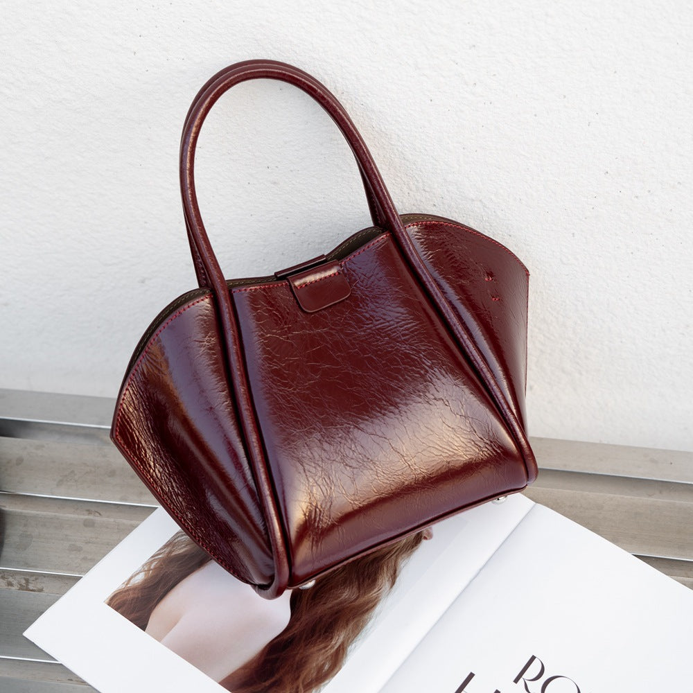 Crimson Angle Gloss Shoulder Bag – FIORENE