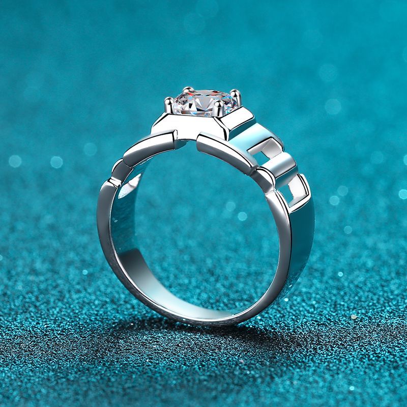 Aurum Crown Solitaire Ring – FIORENE