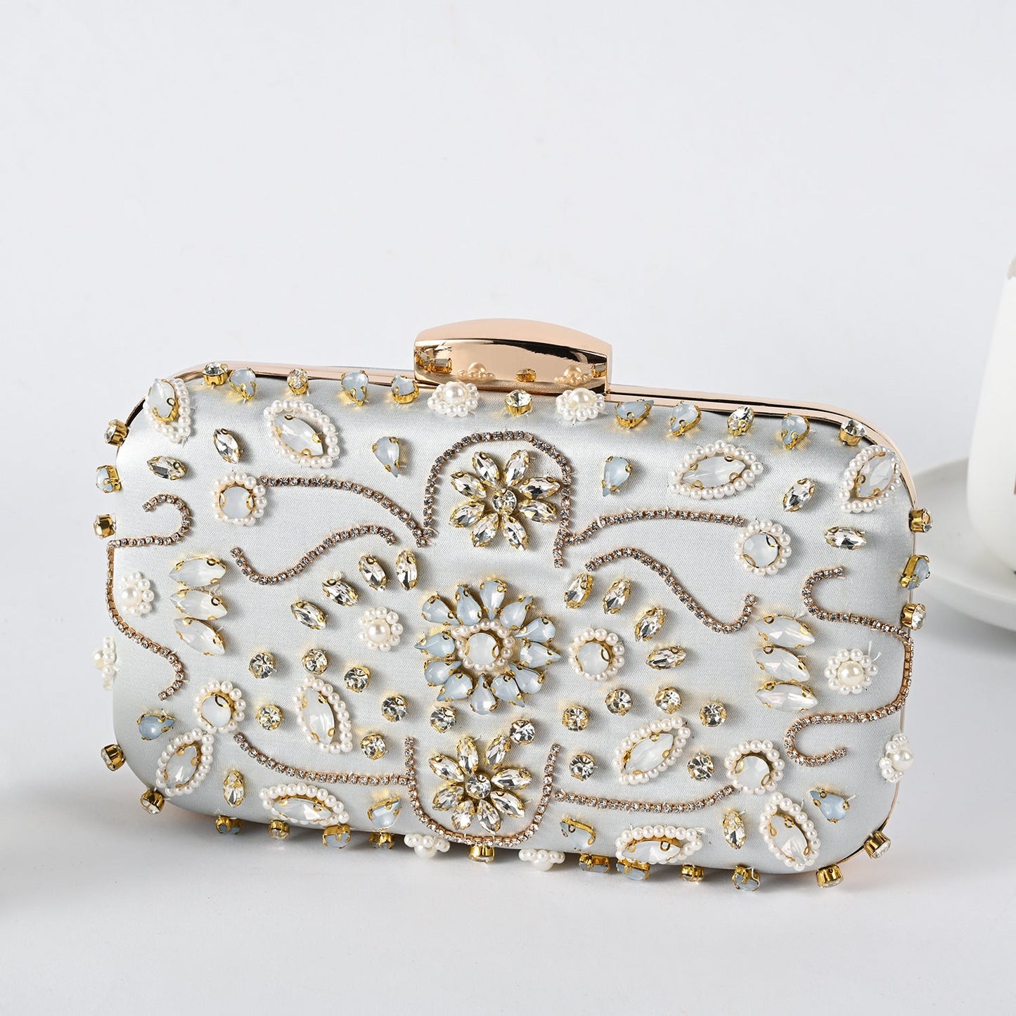 Maristella Embellished Bloom Clutch – FIORENE