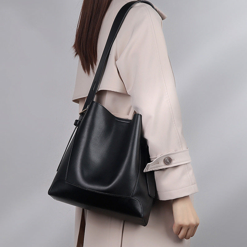 Ebony Curve Tote Bag – FIORENE