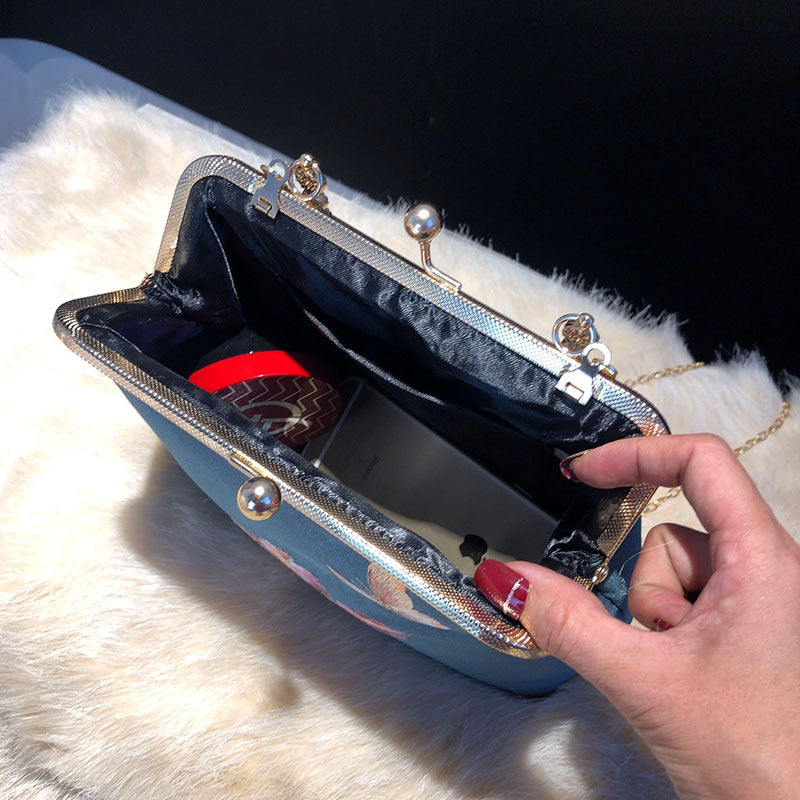 Embroidered Blossom Frame Clutch – FIORENE