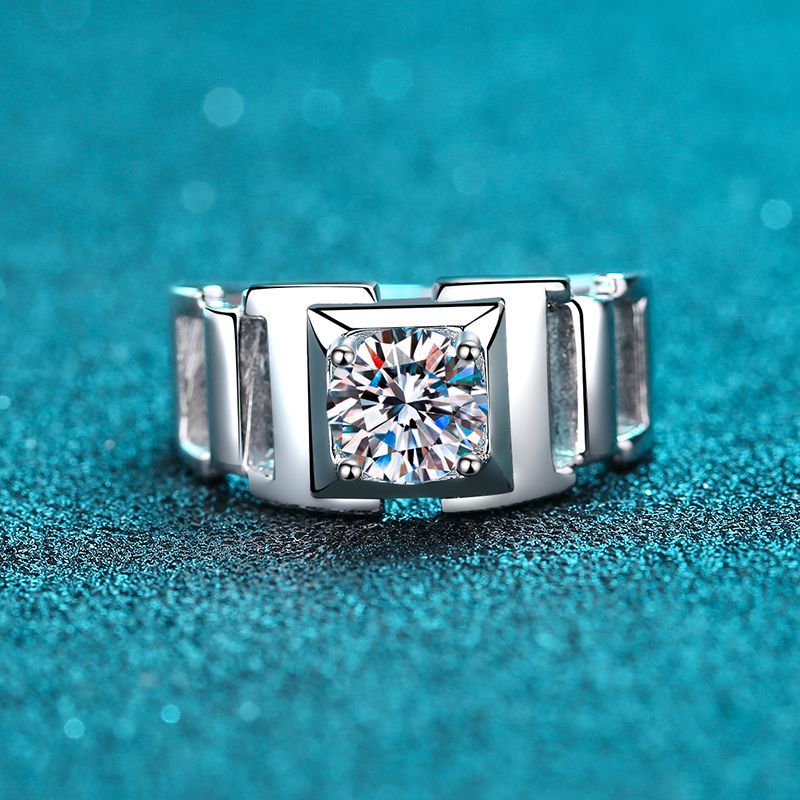Aurum Crown Solitaire Ring – FIORENE