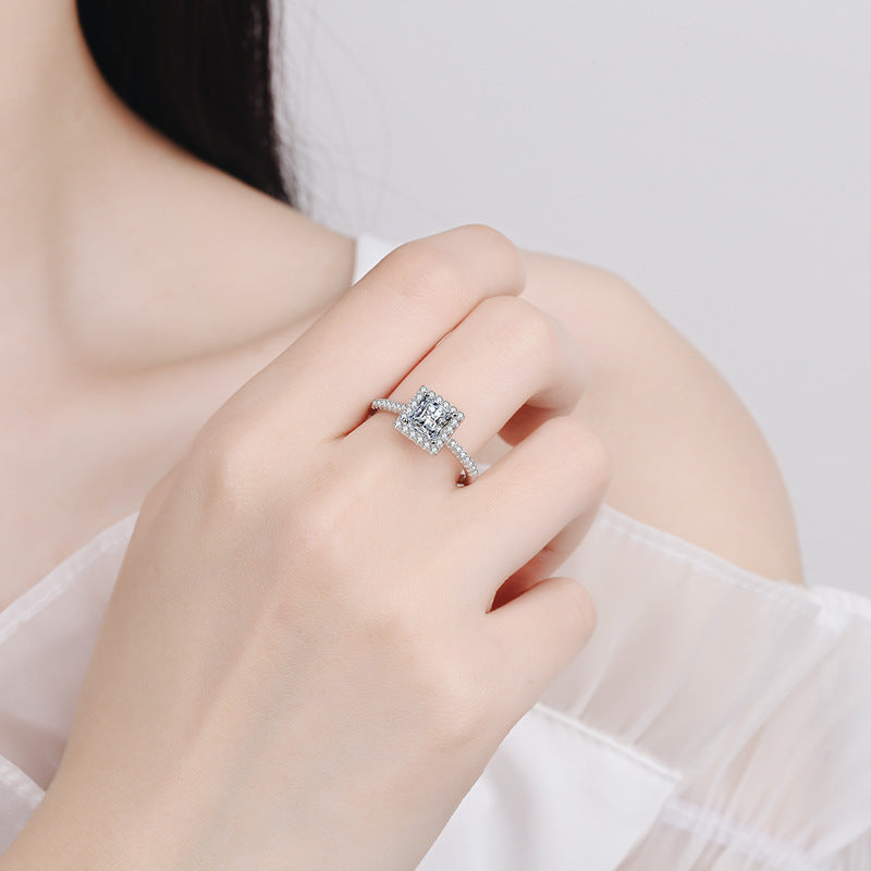 Celeste Radiance Diamond Ring – FIORENE