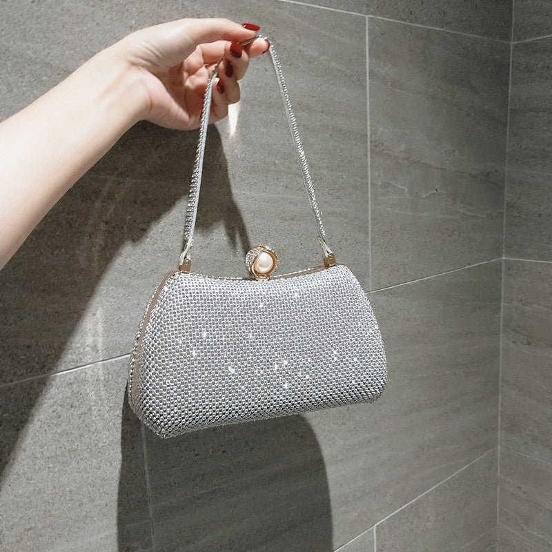 Silver Symphony Pearl Clutch – FIORENE