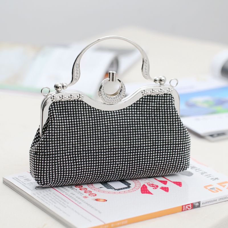 Moonlight Crystal Frame Clutch – FIORENE