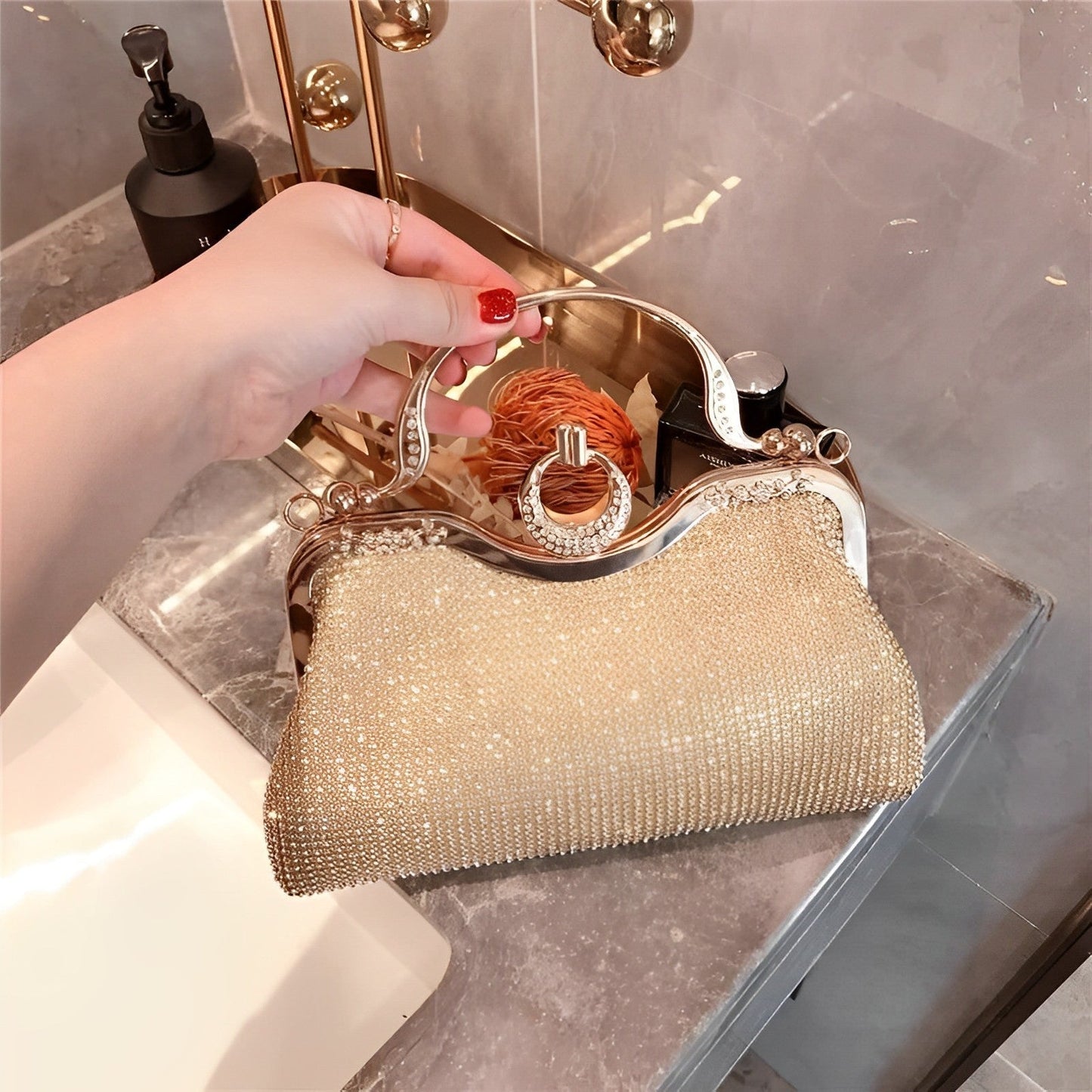 Moonlight Crystal Frame Clutch – FIORENE