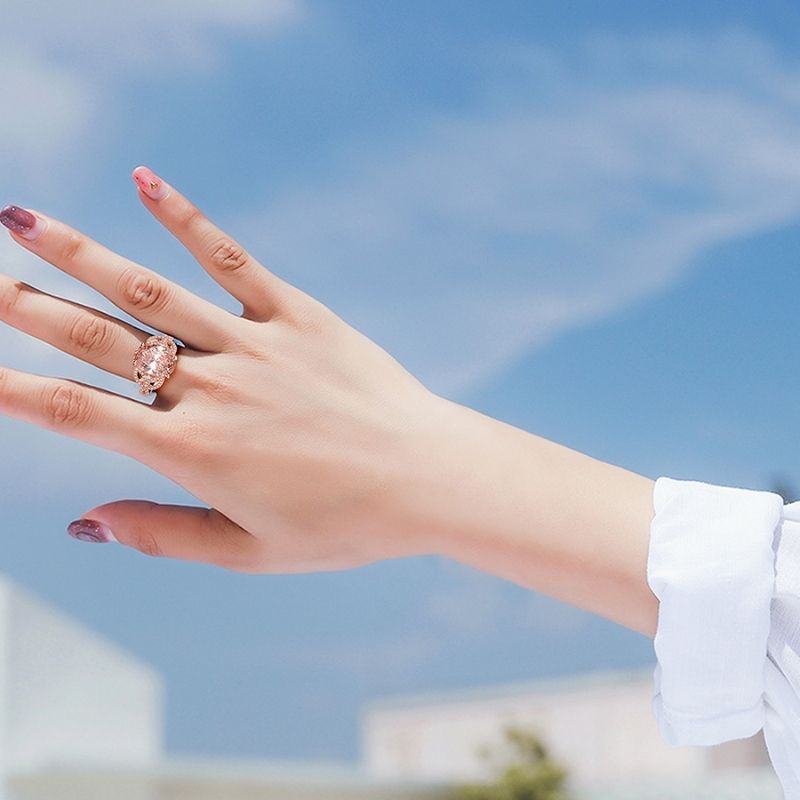 Rosabella Oval Halo Ring – FIORENE