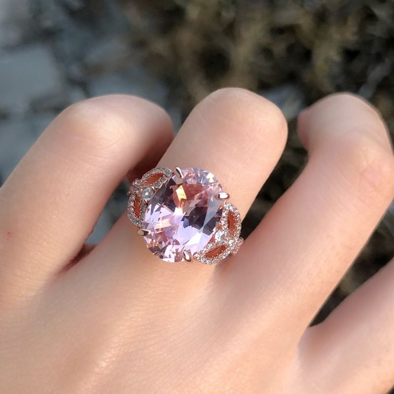 Rosabella Oval Halo Ring – FIORENE