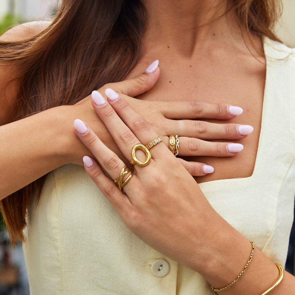 Luminous Sculpted Hollow Ring – FIORENE