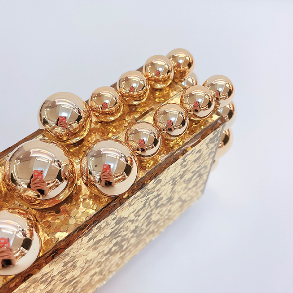 Venera Gilded Bead Clutch – FIORENE