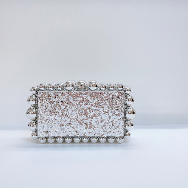 Venera Gilded Bead Clutch – FIORENE
