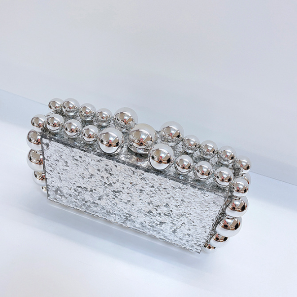 Venera Gilded Bead Clutch – FIORENE