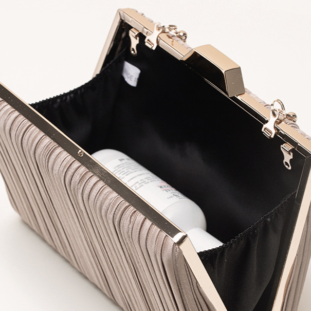 Pleated Serenity Halo Clutch – FIORENE