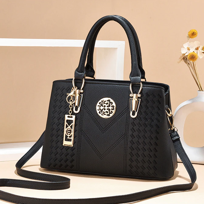 Noire Emblem Shoulder Bag – FIORENE