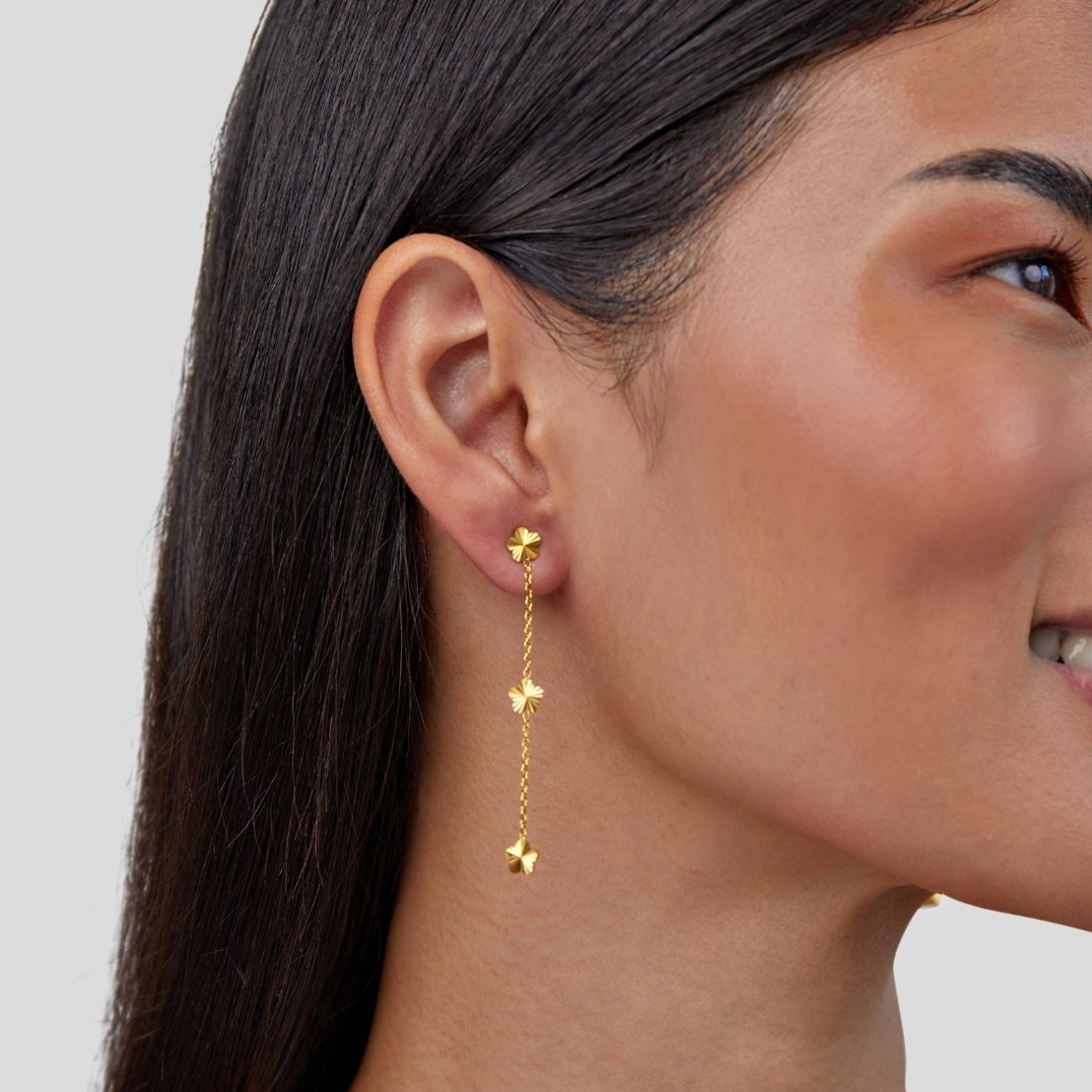 Golden Minimalist Etched Petal Earrings – FIORENE
