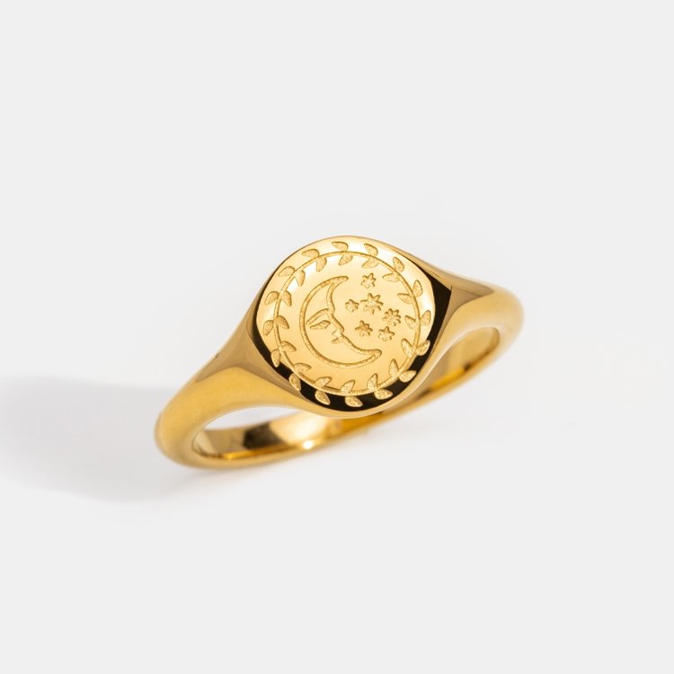Crescent & Star Emblem Ring – FIORENE