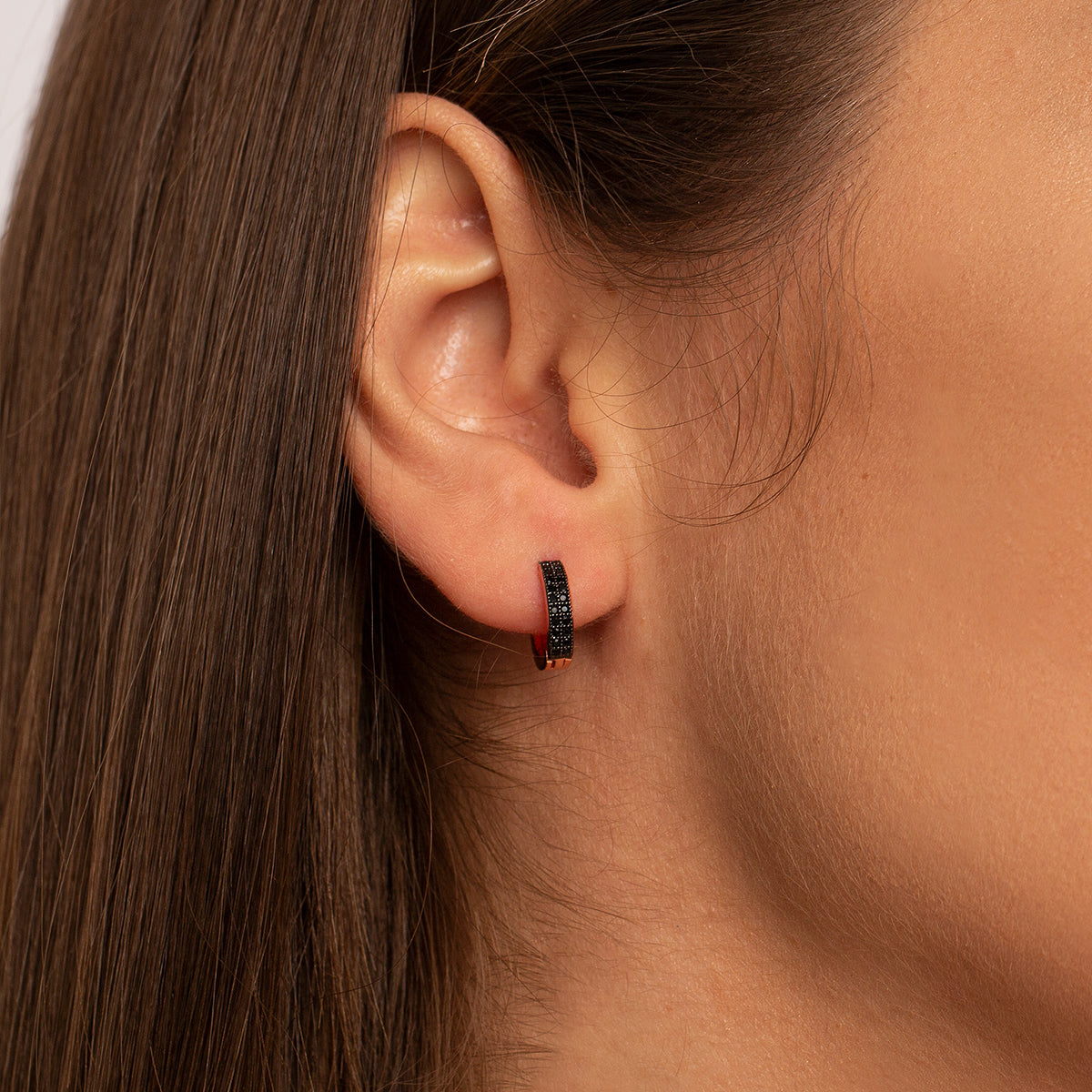 Selène Noir Pavé Huggie Earrings - FIORENE