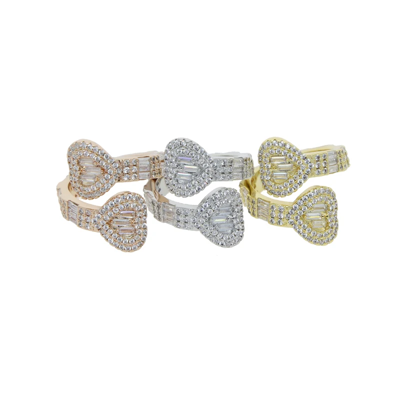 Golden Heart Baguette Ring – FIORENE