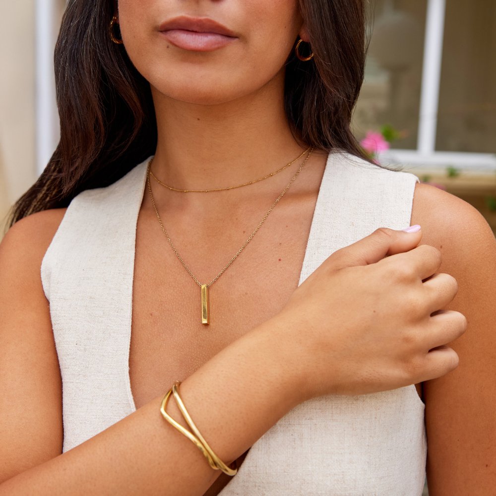 Golden Bar Necklace – FIORENE