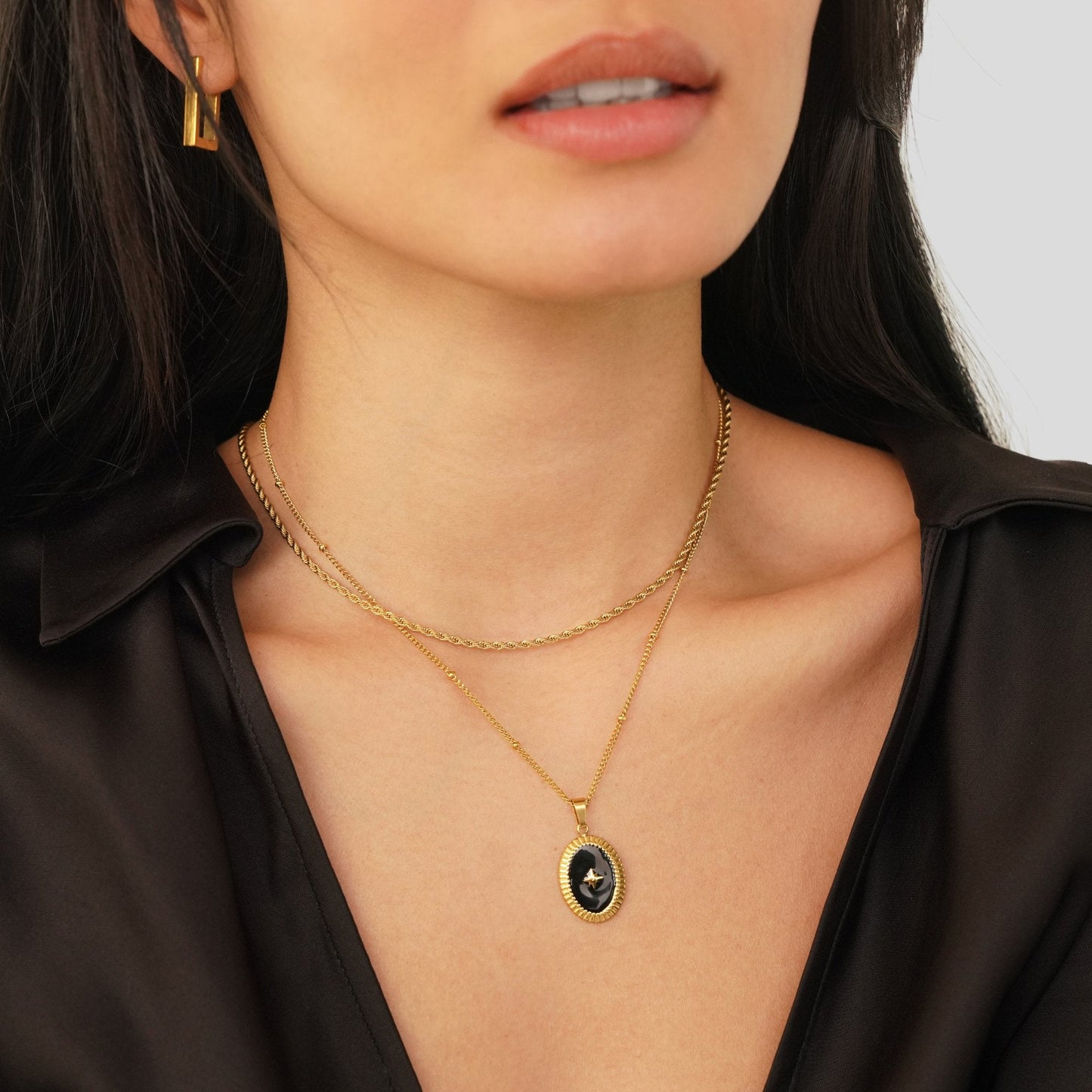 Onyx Star Medallion Necklace – FIORENE