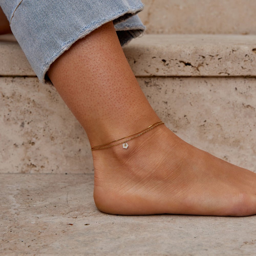 Elite Minimalist Bloom Anklet – FIORENE