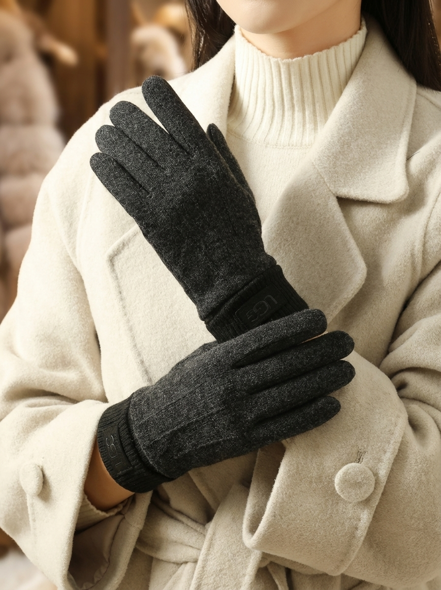 Cashmere Taupe Touchscreen Elegance Gloves – FIORENE
