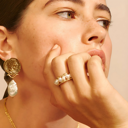 Golden Pearl Orbit Ring – FIORENE