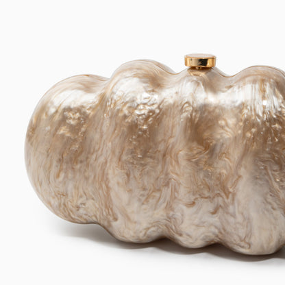 Golden Ripple Shell Clutch – FIORENE